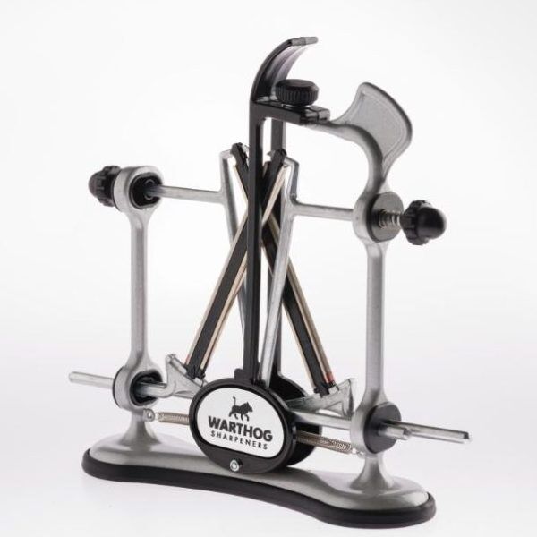 Messerschärfer Warthog V-Sharp A4 Silber – Frontansicht mit Schleifstäben