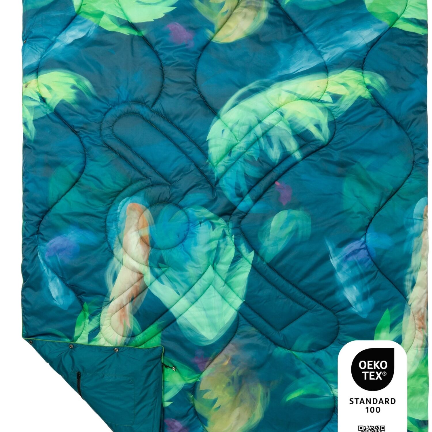 Selkbag Blanket 432 Hz im Cape-Modus als Poncho getragen